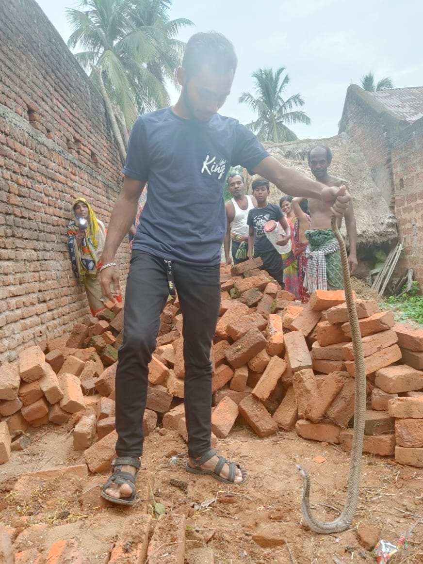 eb86cc6c-416a-479b-8db3-6d045f90e293